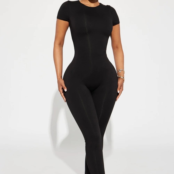 Fashion Nova Short Sleeve Snatched Jumpsuit NWT Size 2X - Picture 1 of 4
